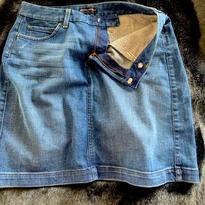 🍩 3 for $30🍩 Banana Republic Jean skirt